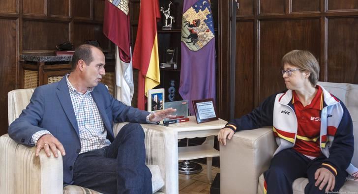 Alberto Rojo desea éxitos a Marta Martínez en los INAS Global Games del próximo octubre