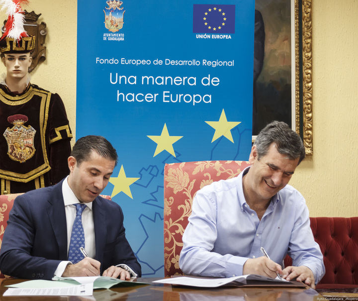 El Ayuntamiento de Guadalajara y Rehacsa suscriben el contrato para la remodelación del Mercado de Abastos