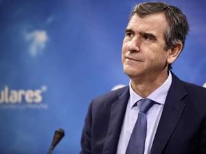 Román pregunta en el Senado por la razón del corte total al tráfico del puente de Entrepeñas y la suspensión del autobús entre Escamilla y Guadalajara