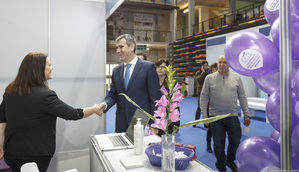 Antonio Román inaugura la 12ª Feria del Stock y las Oportunidades de Guadalajara