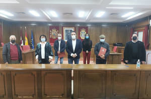 Renovada la colaboración entre el Ayuntamiento, la Banda, la Coral y la Ronda de Azuqueca