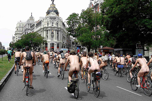 Ruta Seminudista y Nudista abierta en Bicicleta por la Emigración