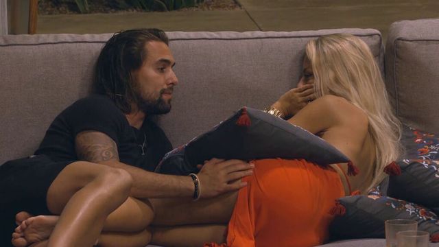 Sandra vuelve a ser infiel a Darío: se lía con Rubo y su novio pide una hoguera de confrontación