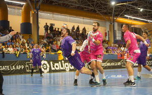 El Santamaría se hace fuerte en el debut liguero en casa