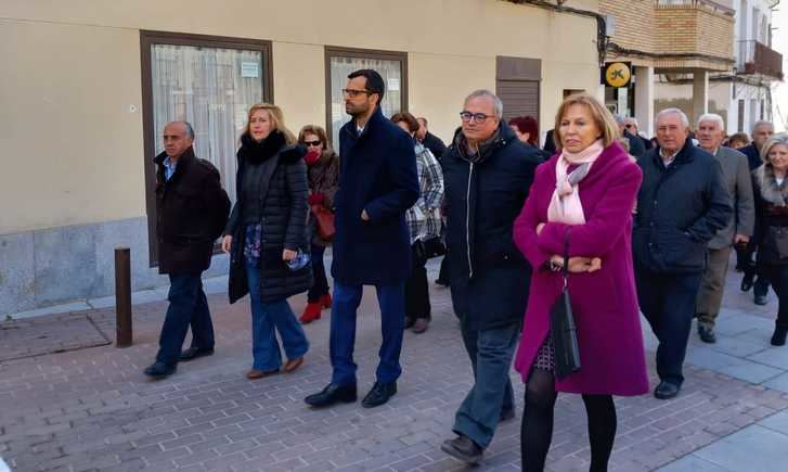 Los mayores de Jadraque plantan cara al frío en su fiesta del Santo Ángel