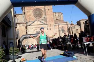 Sergio Blázquez y Laura Morcillo se imponen en la San Silvestre Seguntina (10 kms)
