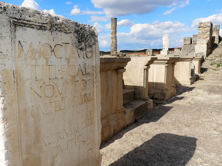 Visitas teatralizadas, cine y talleres didácticos, novedades de la programación de verano de Segóbriga