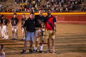 Sergio Recuero cumple su sueño de ser campeón del Concurso de Recortes Villa de Trillo, su pueblo