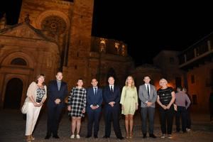La Catedral de Santa María de Sigüenza estrenó anoche su nueva iluminación ornamental