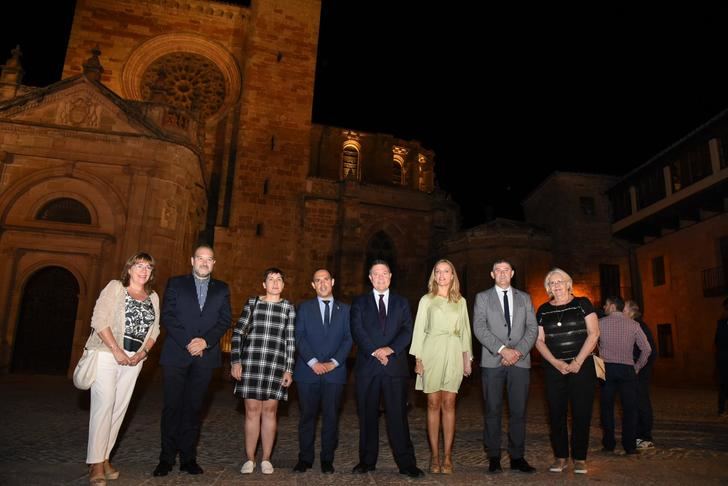La Catedral de Santa María de Sigüenza estrenó anoche su nueva iluminación ornamental