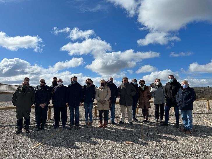 Un nuevo aparcamiento de 110 plazas racionaliza el estacionamiento y tráfico rodado en la turística localidad de Pelegrina