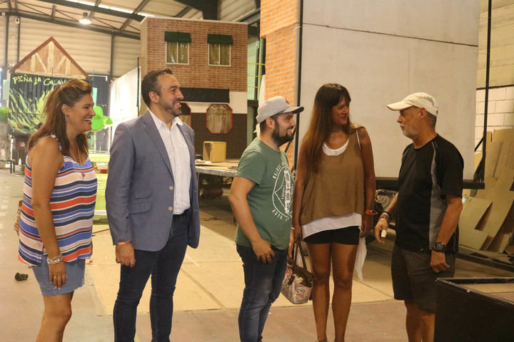 Silvia García: Es admirable el esfuerzo y la imaginación que ponen cada año los peñistas de Azuqueca. Por eso Cs pidió que este desfile se considere de Interés Turístico Nacional