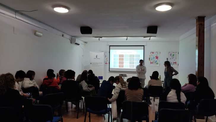 Villanueva de la Torre vuelve a ofrecer una charla informativa sobre prevención del suicidio, dirigida ahora a público adulto