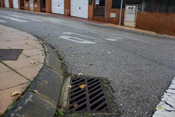 Un sistema sifónico acabará con los malos olores de la red de alcantarillado del sector 10 de Yebes