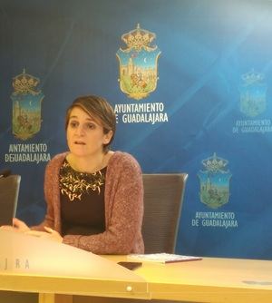 Ahora Guadalajara denuncia que el Ayuntamiento reduce en un 65% las ayudas para la compra de material escolar