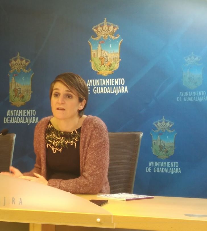 Ahora Guadalajara denuncia que el Ayuntamiento reduce en un 65% las ayudas para la compra de material escolar