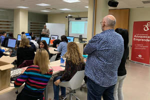 El taller pr&#225;ctico &#39;Google Sites&#39; re&#250;ne a una treintena de participantes en Azuqueca