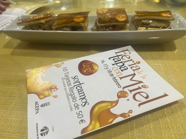 Los hosteleros repartieron más de 3.500 bocados en la Feria de la Tapa con Miel de Azuqueca