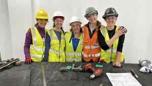 Los testigos de Jehová de Guadalajara celebran una jornada de puertas abiertas en su recién reformado local de culto