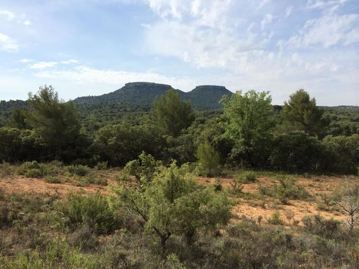El monumento natural de las Tetas de Viana pone en el mapa la lucha contra el cáncer de mama
