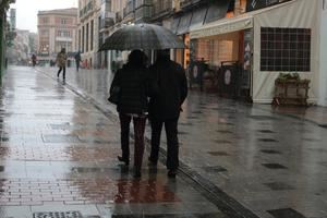 Un nuevo frente llegará este jueves y dejará precipitaciones y cielos nubosos en la Península y Baleares