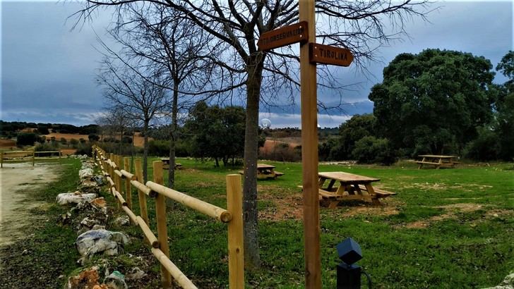 La adecuación del Parque de la Tirolina de Yebes transforma esta zona verde en un espacio de ocio y esparcimiento