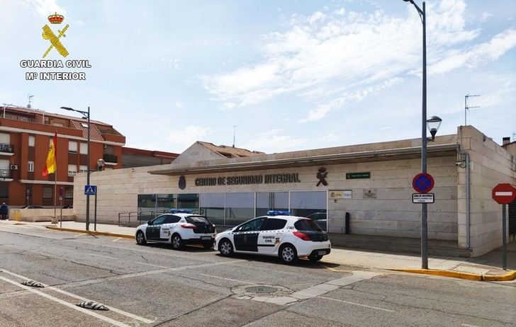 La Guardia Civil detiene a dos personas por robos de dinero y joyas en viviendas de Tomelloso