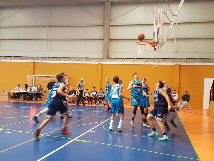 Comienza el Torneo de Navidad de Baloncesto del Club Deportivo Salesianos