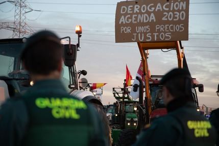 El campo español estalla en Madrid con una tractorada histórica, sin los sindicatos de clase "que se han convertido en gestorías"