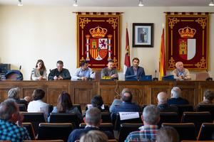 El Ayuntamiento de Trillo distingue y agradece su trabajo a los cuatro empleados municipales jubilados en la actual legislatura 