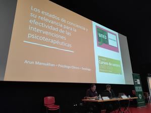 La hipnosis clínica, como fuente de alivio terapéutico, analizada en el último curso de verano de la UNED en Guadalajara.