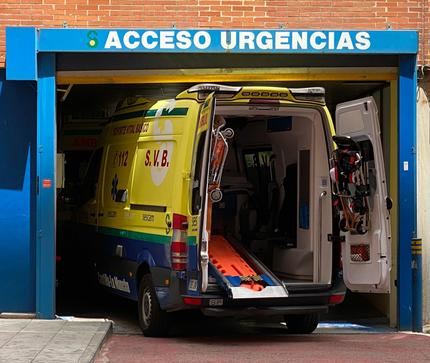 Trasladan a seis personas al hospital tras la colisión frontal de dos turismos en Torrijos 
