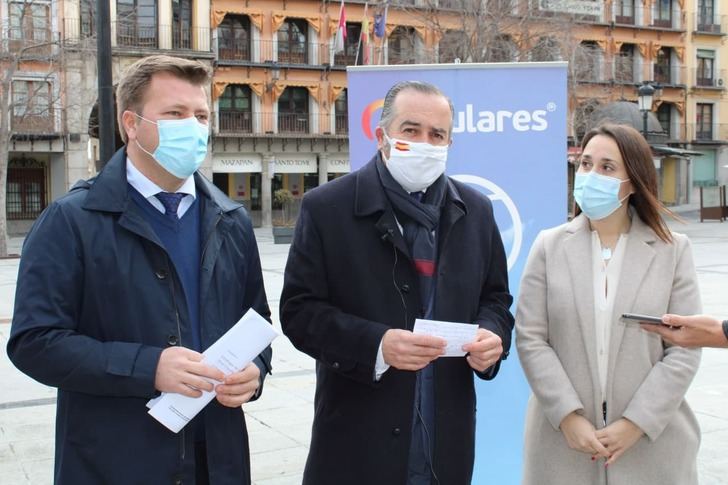 Acusan a una alcaldesa del PSOE de Toledo de "colarse" y vacunarse del Coronavirus sin corresponderle