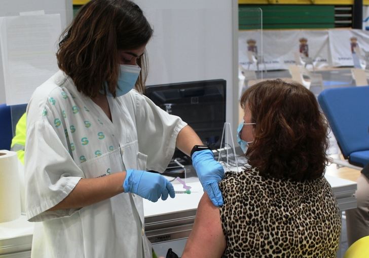 Avanza la vacunación contra el Covid-19 en Guadalajara, que se centra en este momento en personas con condiciones de muy alto riesgo y en población de 79 a 70 años