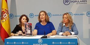 Page es el presidente de la propaganda. Le pedimos que cambie los lazos y los símbolos por medios para luchar contra el cáncer