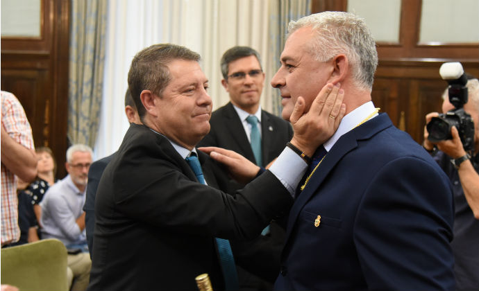 Critican que Page se haya convertido en el verdadero presidente de la Diputación de Guadalajara