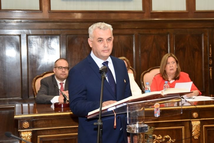 El presidente de la Diputación de Guadalajara pide dejar atrás los complejos políticos para construir un futuro juntos, en su felicitación de Año Nuevo