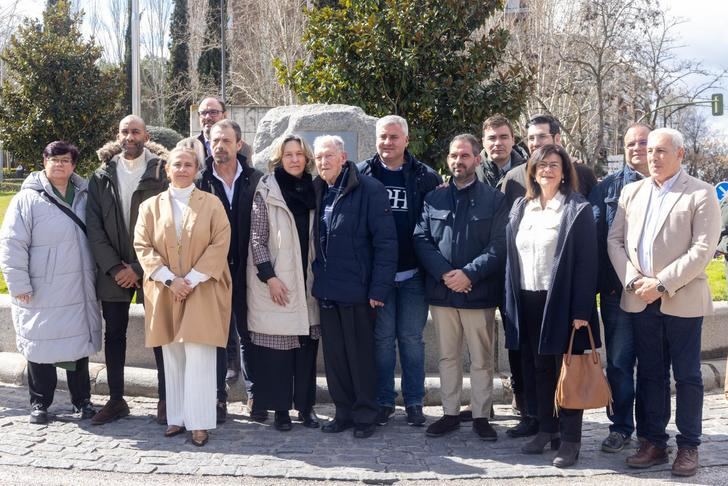 La alcaldesa de Guadalajara acompañó a la Asociación de Víctimas del Terrorismo en su homenaje en Guadalajara