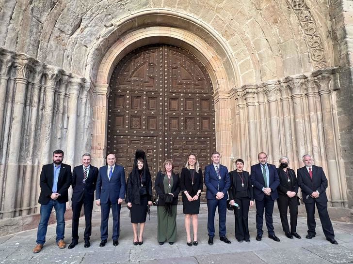 Multitudinaria recuperada Procesión del Silencio en una noche primaveral seguntina