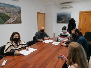 El Ayuntamiento de Villanueva de la Torre suscribe con las AMPAS de la localidad un nuevo convenio de colaboraci&#243;n