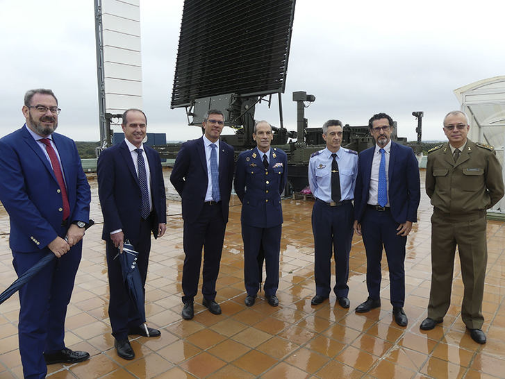 Visita institucional al Centro de Evaluación y Análisis Radioeléctrico (CEAR) del Ministerio de Defensa