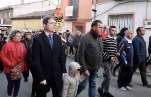 Los diputados de VOX acompañan a los vecinos de Robledillo en su celebración de la Virgen de Valdelagua