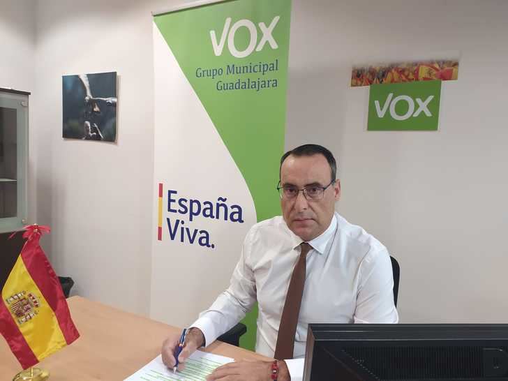 VOX pregunta al alcalde de Guadalajara, el socialista Alberto Rojo, si los miembros del equipo de Gobierno municipal se han vacunado del Covid-19