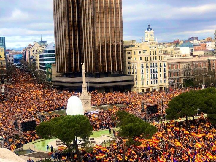 La España de rojo y gualda