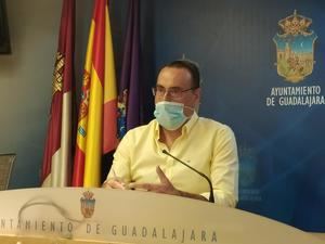 VOX detecta la adjudicación por parte del socialista Rojo de una veintena de contratos de servicios, eventos culturales, artísticos y sociales a un mismo empresario por más de medio millón de euros