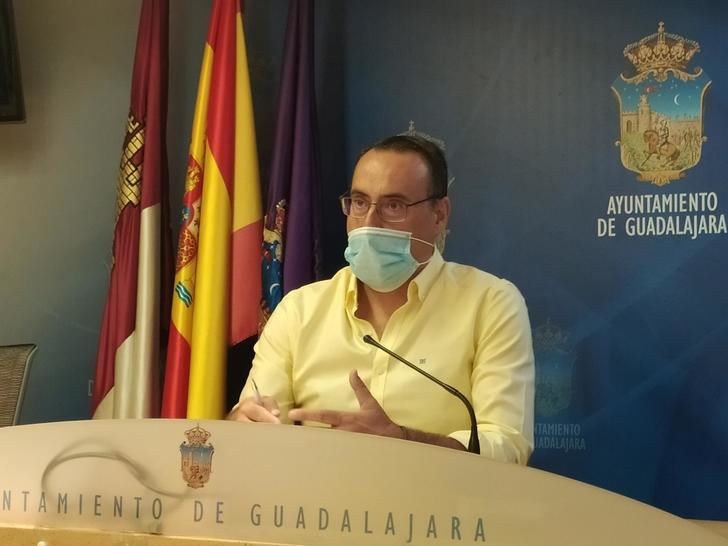 VOX detecta la adjudicación por parte del socialista Rojo de una veintena de contratos de servicios, eventos culturales, artísticos y sociales a un mismo empresario por más de medio millón de euros