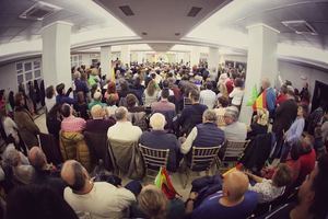 Antonio de Miguel, cabeza de lista de VOX en Guadalajara abarrota en Hotel Pax