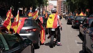 Más de 750 vehículos, en un impecable ejercicio de civismo, se manfiestan por las calles de Guadalajara para pedir la dimisión del Gobierno de Sánchez e Iglesias por su 