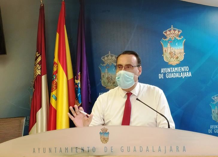 VOX pide la suspensión inmediata de los conciertos del ‘Guadapop’