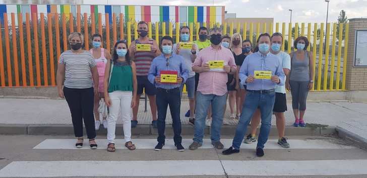 VOX se reúne con los padres de alumnos de Torrejón del Rey para darles su apoyo por el traslado de sus hijos